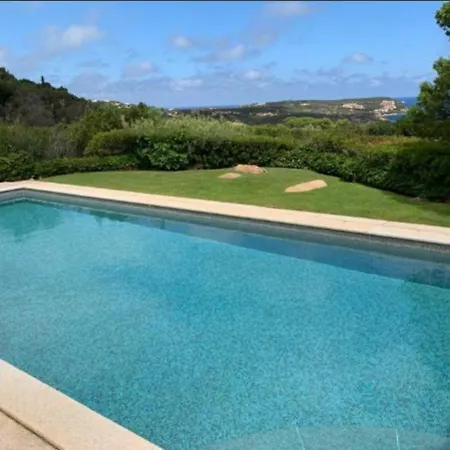 Villa Elysea Con Piscina