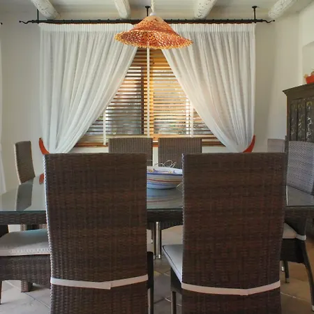 Villa Elysea Con Piscina